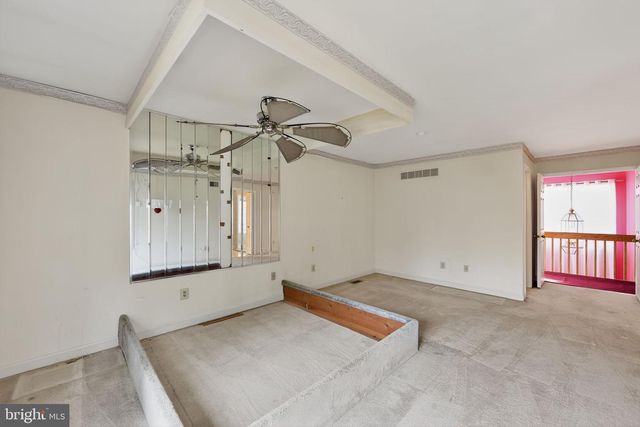 31 HORSESHOE LN, Newtown Square, PA 19073