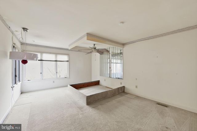 31 HORSESHOE LN, Newtown Square, PA 19073