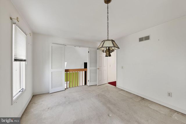 31 HORSESHOE LN, Newtown Square, PA 19073