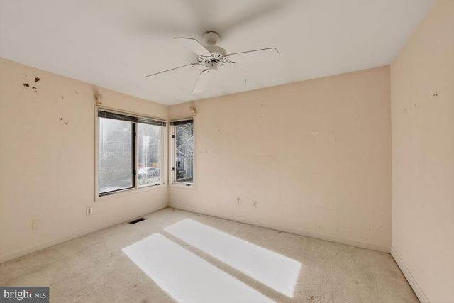 31 HORSESHOE LN, Newtown Square, PA 19073