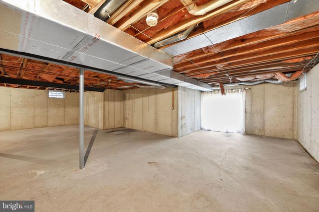 31 HORSESHOE LN, Newtown Square, PA 19073