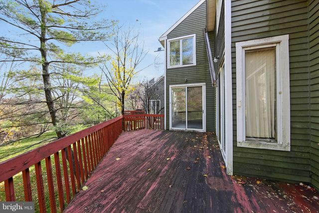 31 HORSESHOE LN, Newtown Square, PA 19073