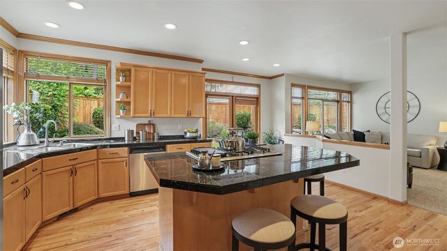10711 177th Court NE, Redmond, WA 98052