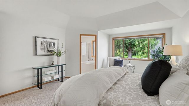 10711 177th Court NE, Redmond, WA 98052
