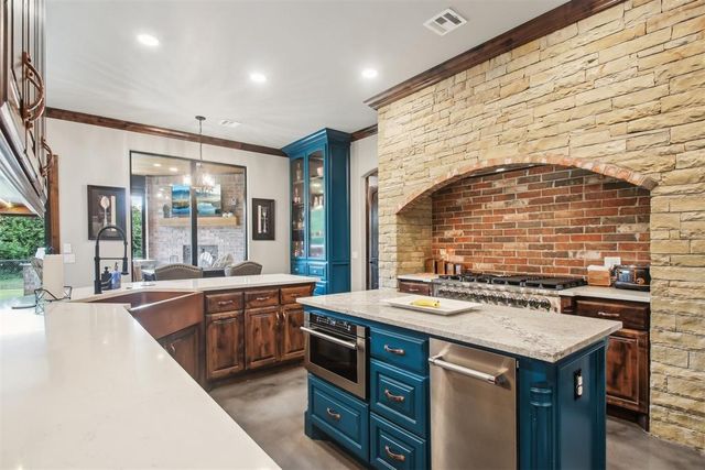 5813 Tiger Stone Drive, Mustang, OK 73064