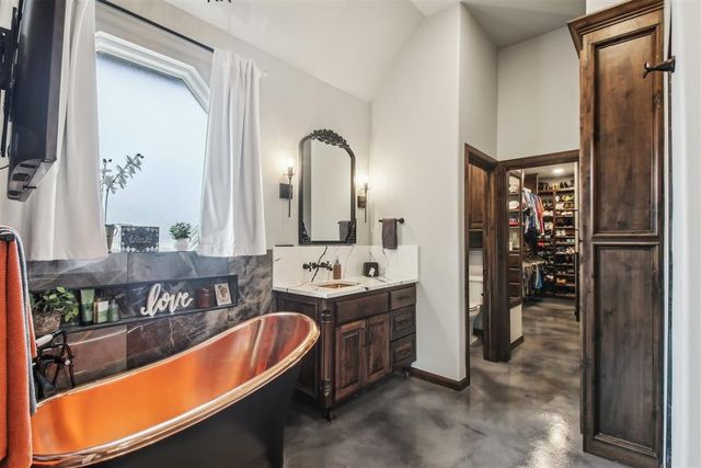 5813 Tiger Stone Drive, Mustang, OK 73064