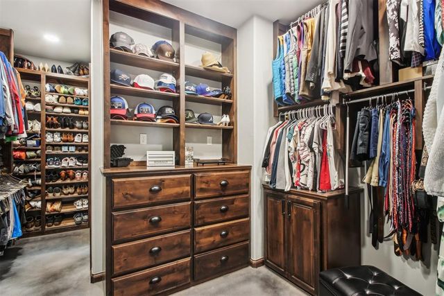 5813 Tiger Stone Drive, Mustang, OK 73064