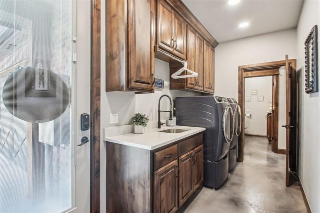 5813 Tiger Stone Drive, Mustang, OK 73064