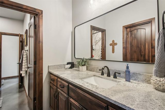 5813 Tiger Stone Drive, Mustang, OK 73064