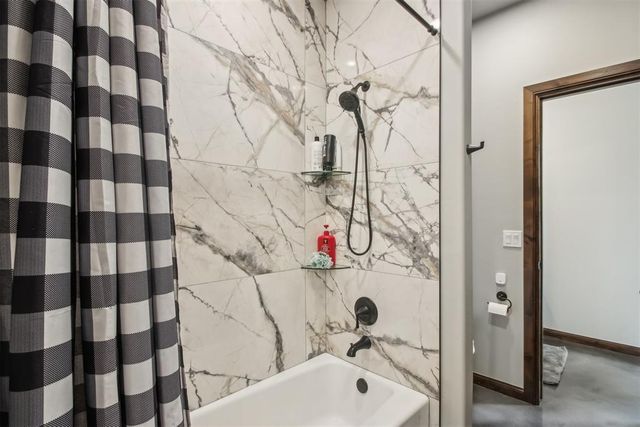 5813 Tiger Stone Drive, Mustang, OK 73064