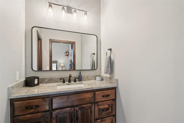 5813 Tiger Stone Drive, Mustang, OK 73064