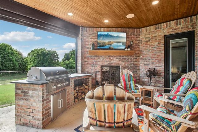 5813 Tiger Stone Drive, Mustang, OK 73064