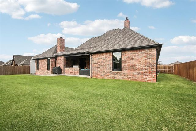 5813 Tiger Stone Drive, Mustang, OK 73064
