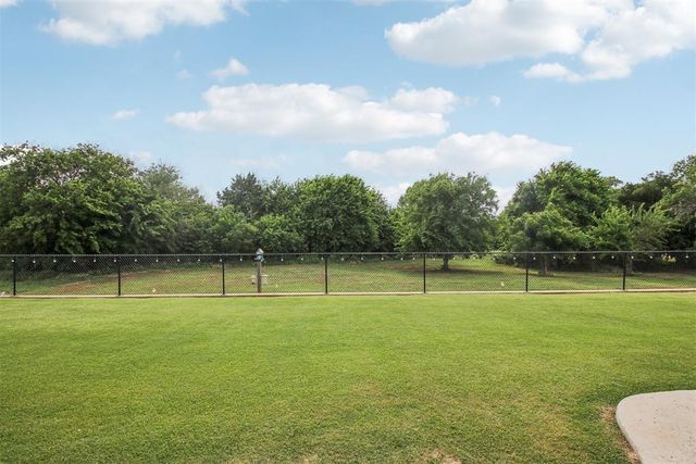 5813 Tiger Stone Drive, Mustang, OK 73064