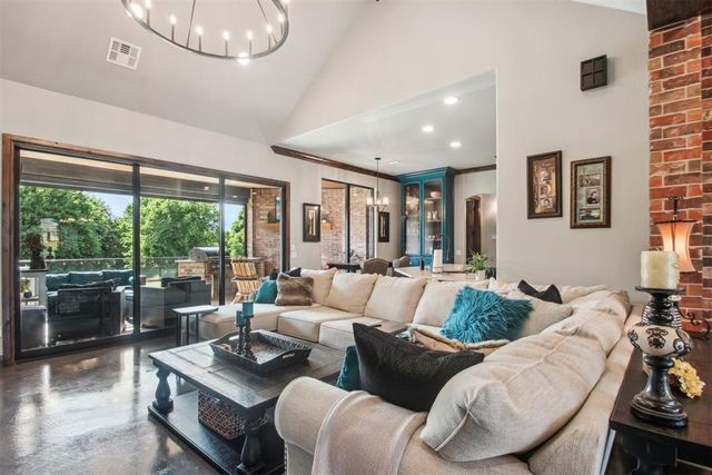 5813 Tiger Stone Drive, Mustang, OK 73064