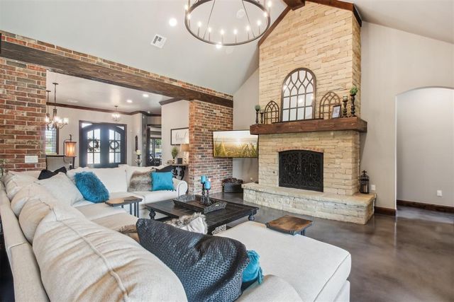 5813 Tiger Stone Drive, Mustang, OK 73064