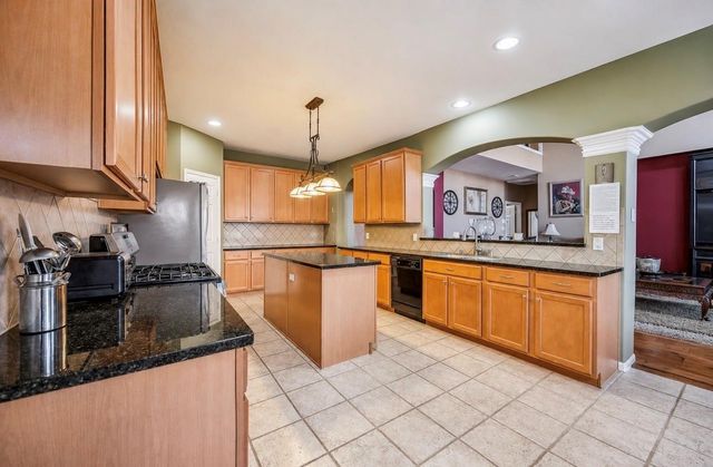 2401 Sail Port Street, Pearland, TX 77584