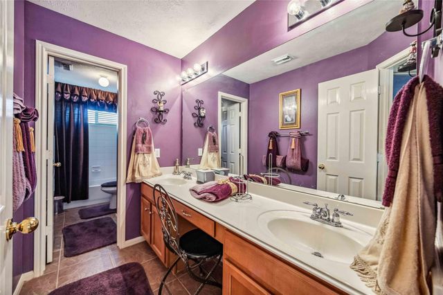2401 Sail Port Street, Pearland, TX 77584