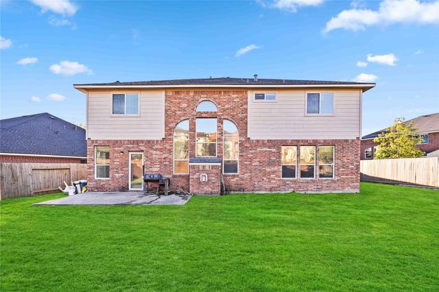 2401 Sail Port Street, Pearland, TX 77584