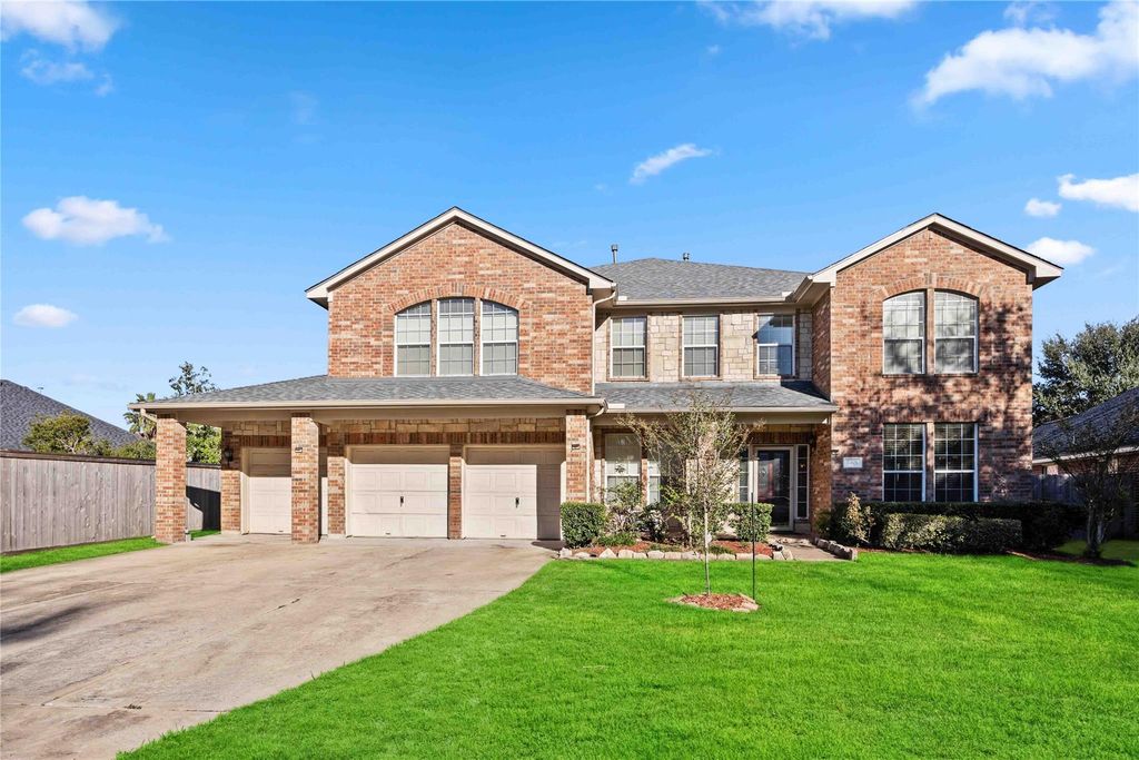2401 Sail Port Street, Pearland, TX 77584