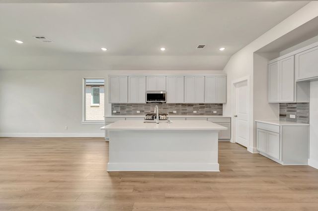 1721 Willow Patch Drive, Denton, TX 76249