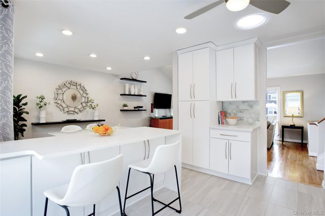 1 James Avenue, Port Washington, NY 11050