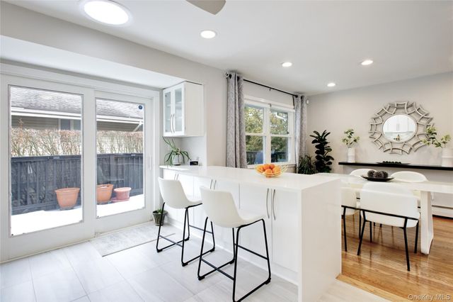 1 James Avenue, Port Washington, NY 11050