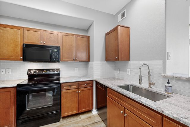 330 Las Colinas Boulevard E 320, Irving, TX 75039