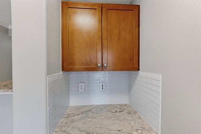 330 Las Colinas Boulevard E 320, Irving, TX 75039