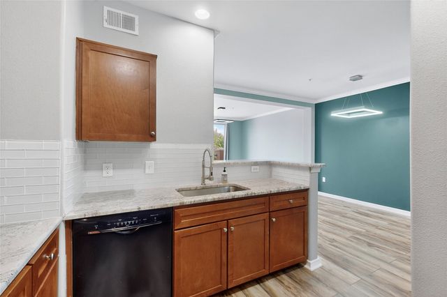 330 Las Colinas Boulevard E 320, Irving, TX 75039