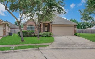 1904 Roaring Springs Court, Pearland, TX 77584