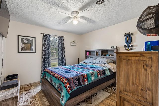 102 N Locust Street, Fletcher, OK 73541