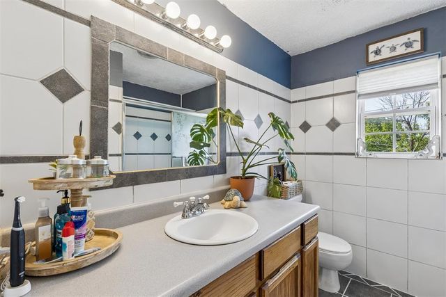 102 N Locust Street, Fletcher, OK 73541