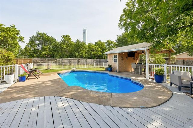 102 N Locust Street, Fletcher, OK 73541