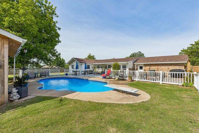 102 N Locust Street, Fletcher, OK 73541