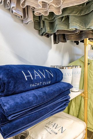 182 Lake Drive 5-101, Palm Beach Shores, FL 33404