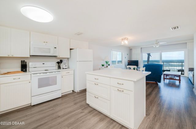 815 Ocean Shore Blvd Apt 12B, Ormond Beach, FL 32176