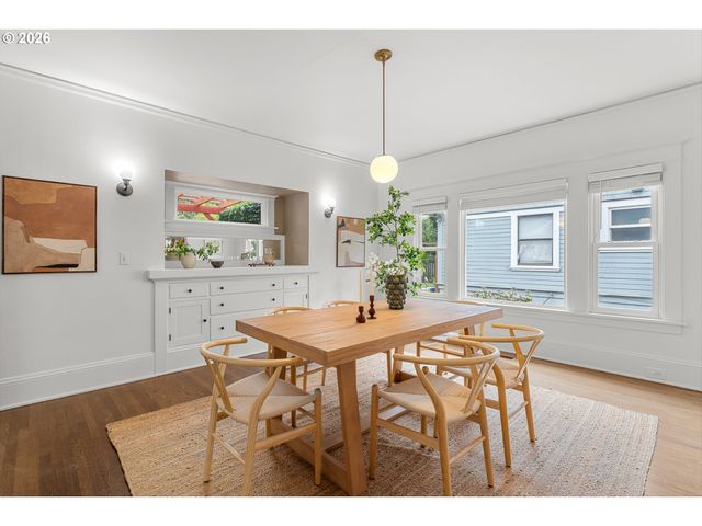 3681 Ne Senate St, Portland, OR 97232