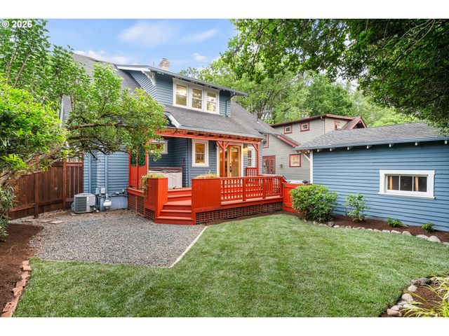 3681 Ne Senate St, Portland, OR 97232