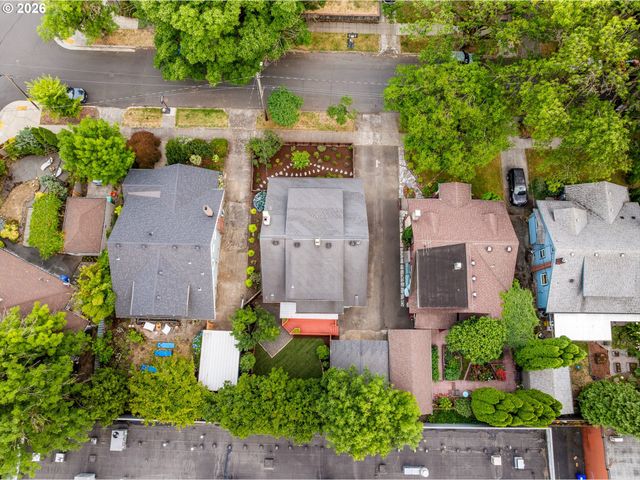 3681 Ne Senate St, Portland, OR 97232