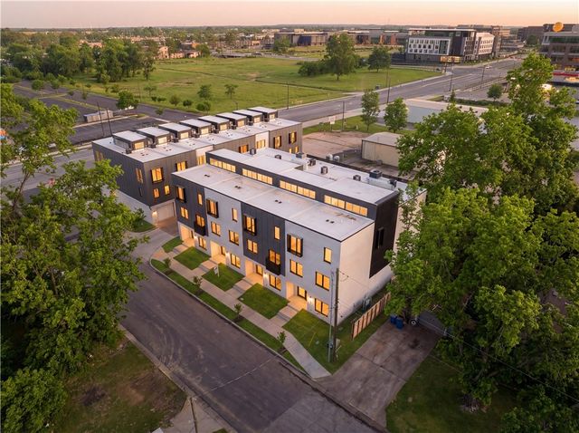 819 SE H Street, Bentonville, AR 72712