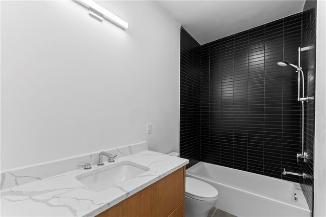 819 SE H Street, Bentonville, AR 72712