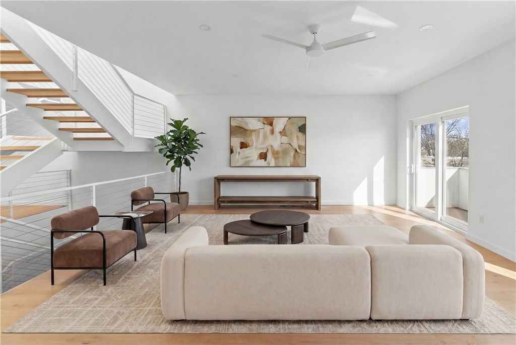 819 SE H Street, Bentonville, AR 72712