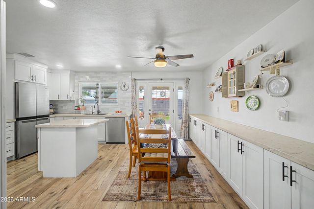 1623 W 6TH Avenue, Mesa, AZ 85202