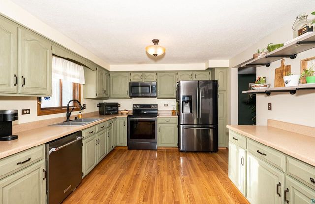 3107 Hughitt Ave, Superior, WI 54880