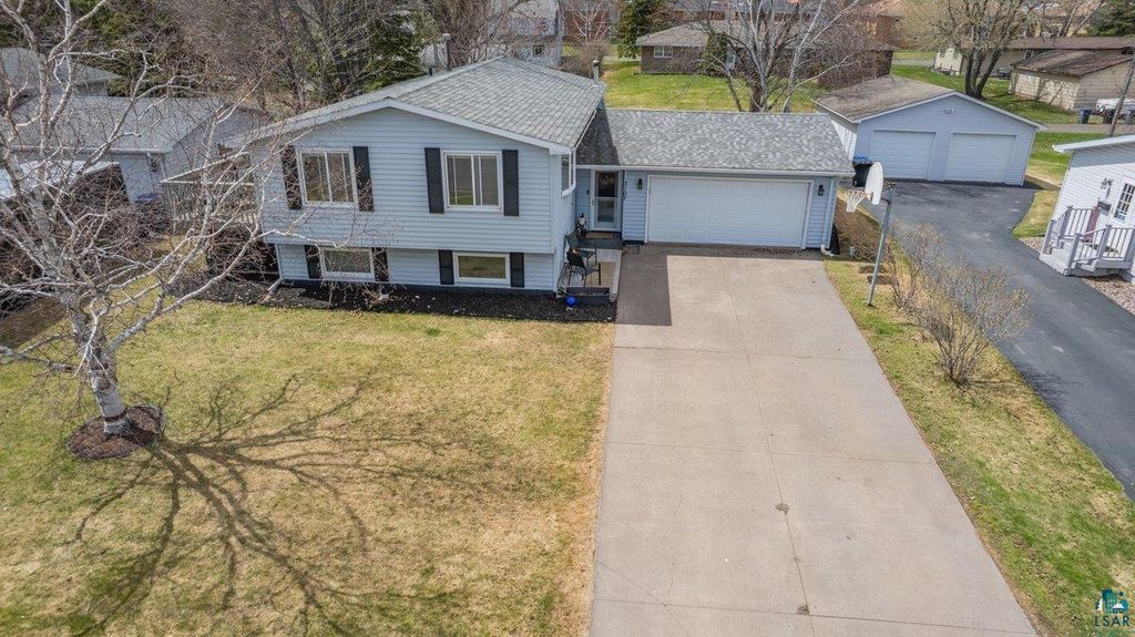 3107 Hughitt Ave, Superior, WI 54880