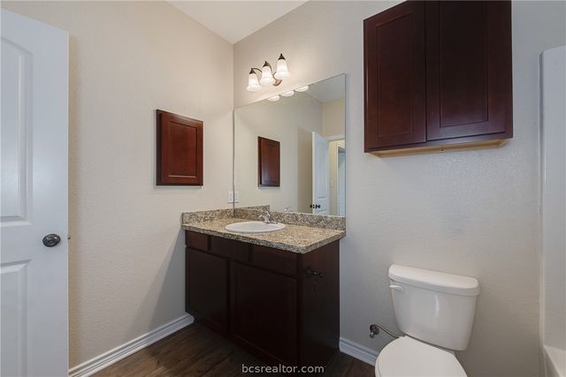 1915 Dartmouth Street 3037, College Station, TX 77840