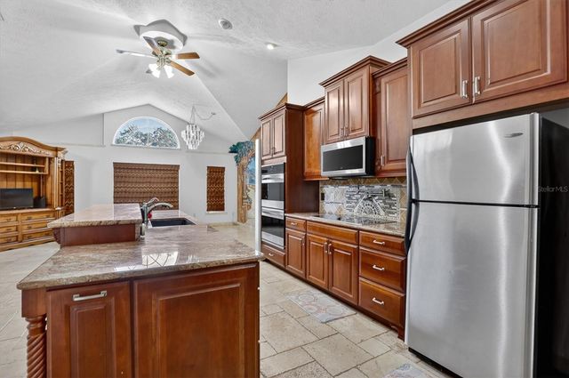 2725 W CHARING ROAD, Avon Park, FL 33825