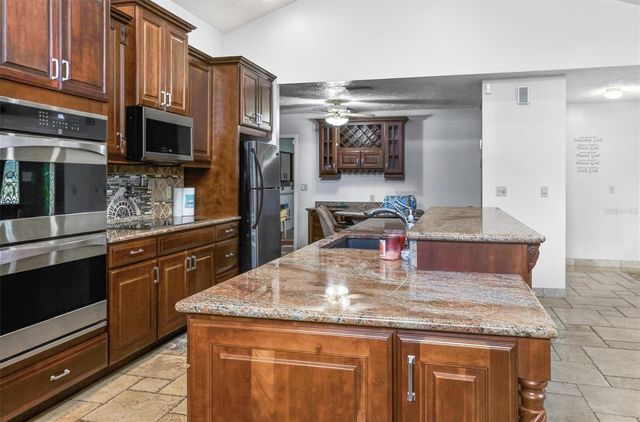 2725 W CHARING ROAD, Avon Park, FL 33825