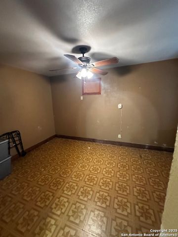 5742 White Feather, San Antonio, TX 78242